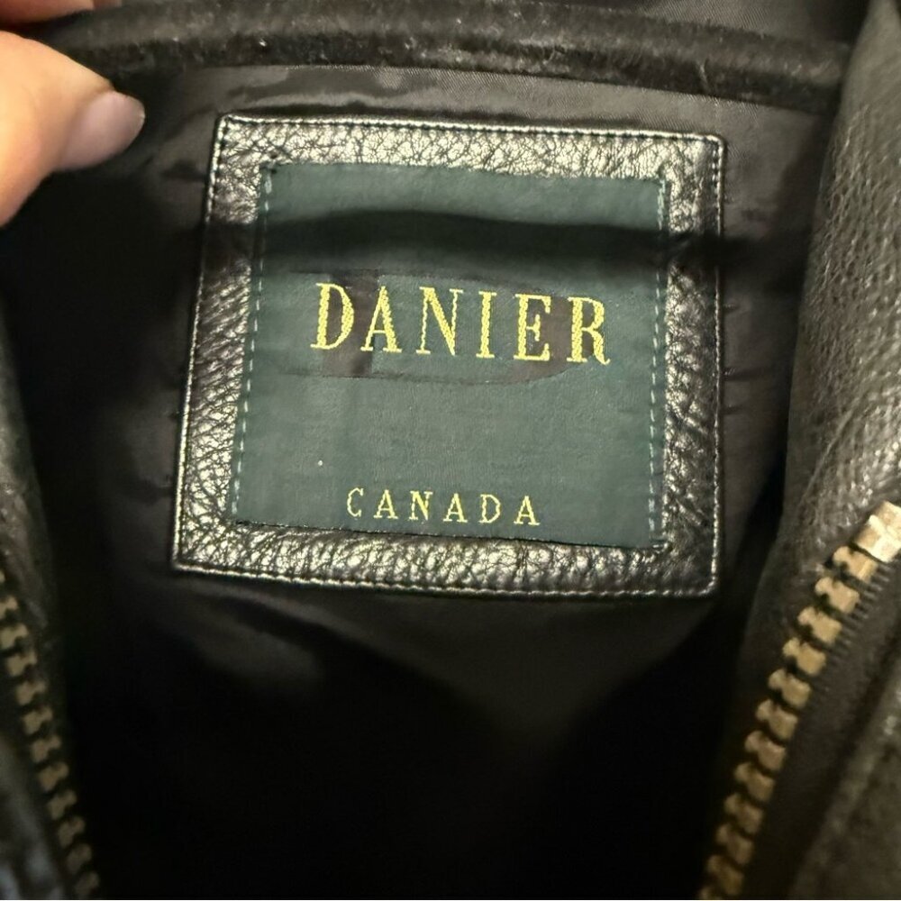 Danier Black Genuine Leather Zip Jacket Canada Classic Moto Style Outerwear - Picture 12 of 16